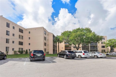Copropriété à louer à Lauderdale Lakes, Floride: 1 chambre, 77.57 m2 № 1956418 - photo 15