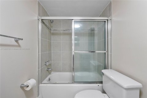 Copropriété à louer à Lauderdale Lakes, Floride: 1 chambre, 77.57 m2 № 1956418 - photo 10