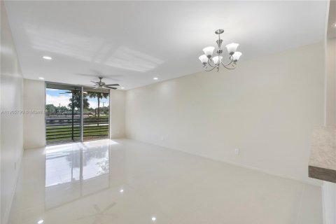 Copropriété à louer à Lauderdale Lakes, Floride: 1 chambre, 77.57 m2 № 1956418 - photo 5