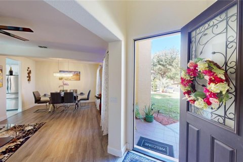 Casa en venta en Kissimmee, Florida, 5 dormitorios, 210.33 m2 № 1743413 - foto 2