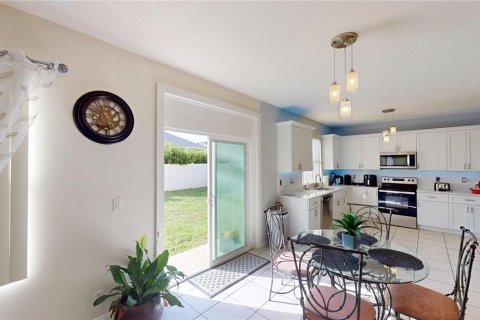 Casa en venta en Kissimmee, Florida, 5 dormitorios, 210.33 m2 № 1743413 - foto 15