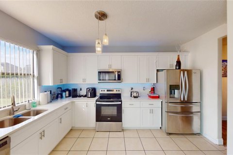 Casa en venta en Kissimmee, Florida, 5 dormitorios, 210.33 m2 № 1743413 - foto 19