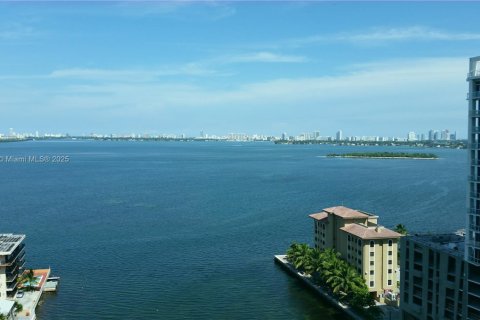 Condo in Miami, Florida, 1 bedroom  № 1938339 - photo 9