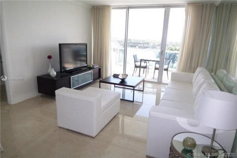 Condo in Miami Beach, Florida, 2 bedrooms  № 1980737 - photo 5