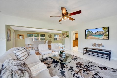 Villa ou maison à vendre à Pompano Beach, Floride: 3 chambres, 221.85 m2 № 1965421 - photo 9