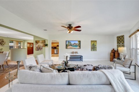 Villa ou maison à vendre à Pompano Beach, Floride: 3 chambres, 221.85 m2 № 1965421 - photo 10