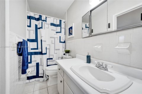 Villa ou maison à vendre à Pompano Beach, Floride: 3 chambres, 221.85 m2 № 1965421 - photo 27