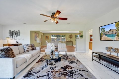 Villa ou maison à vendre à Pompano Beach, Floride: 3 chambres, 221.85 m2 № 1965421 - photo 8