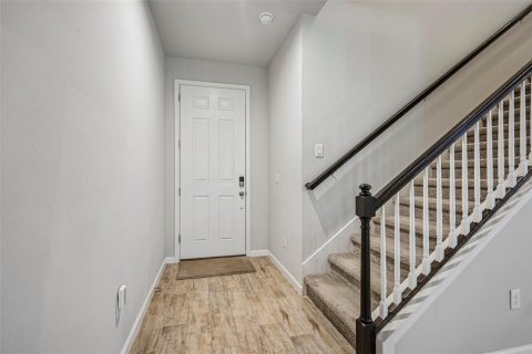 Townhouse in Lutz, Florida 4 bedrooms, 239.13 sq.m. № 2298428 - photo 9