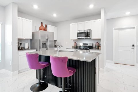 Villa ou maison à louer à Orlando, Floride: 3 chambres, 181.25 m2 № 2148311 - photo 12