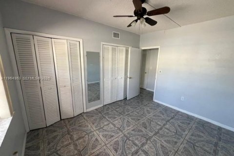 Condo in Miami, Florida, 2 bedrooms  № 2081107 - photo 20