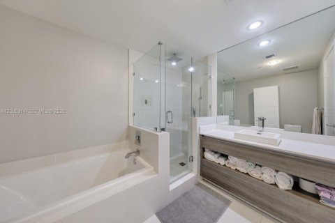 Copropriété à louer à Miami, Floride: 2 chambres, 111.02 m2 № 2253678 - photo 13