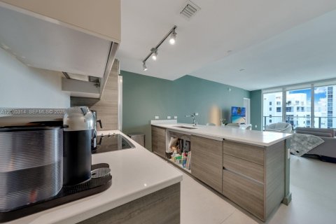 Copropriété à louer à Miami, Floride: 2 chambres, 111.02 m2 № 2253678 - photo 11