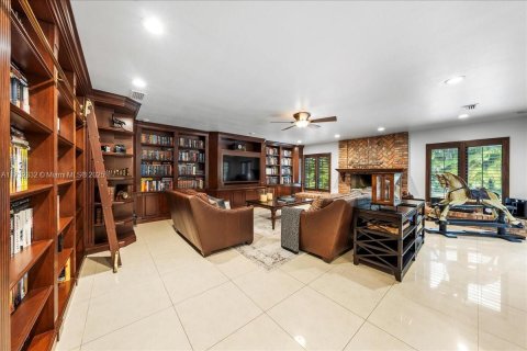 Villa ou maison à vendre à Pinecrest, Floride: 6 chambres, 525.73 m2 № 1485915 - photo 12
