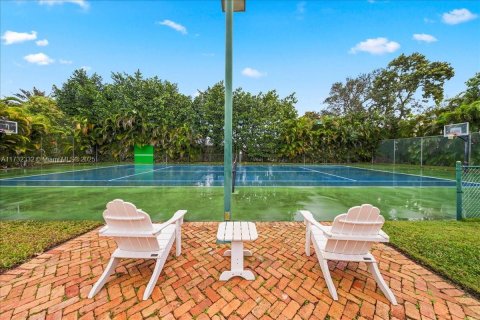 Villa ou maison à vendre à Pinecrest, Floride: 6 chambres, 525.73 m2 № 1485915 - photo 4