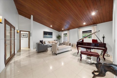 Villa ou maison à vendre à Pinecrest, Floride: 6 chambres, 525.73 m2 № 1485915 - photo 11