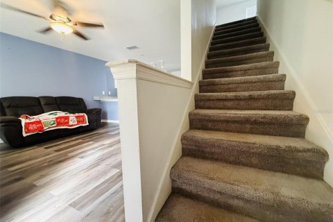 House in Weeki Wachee, Florida 4 bedrooms, 170.1 sq.m. № 2393779 - photo 11