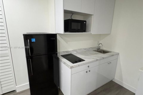 Immobilier commercial à louer à Hialeah, Floride: 1 chambre, 179.02 m2 № 2053287 - photo 4
