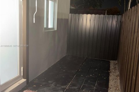 Коммерческая недвижимость в Хайалиа, Флорида 1 спальня, 179.02м2 № 2053287