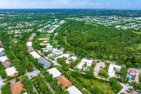 House in Jupiter, Florida 4 bedrooms, 367.89 sq.m. № 1080704 - photo 1