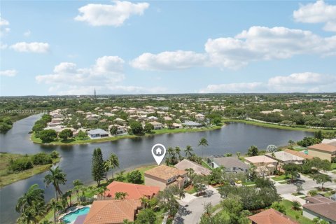 Casa en venta en Pembroke Pines, Florida, 4 dormitorios, 251.67 m2 № 1779611 - foto 2