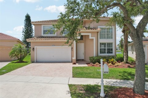 Casa en venta en Pembroke Pines, Florida, 4 dormitorios, 251.67 m2 № 1779611 - foto 6