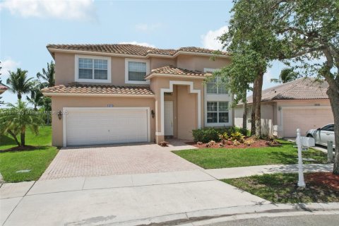Casa en venta en Pembroke Pines, Florida, 4 dormitorios, 251.67 m2 № 1779611 - foto 1