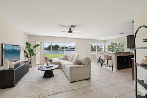 Casa en venta en Pembroke Pines, Florida, 4 dormitorios, 251.67 m2 № 1779611 - foto 7