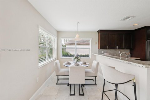 Casa en venta en Pembroke Pines, Florida, 4 dormitorios, 251.67 m2 № 1779611 - foto 19