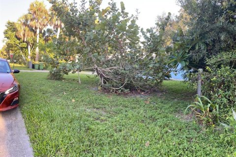 House in Sarasota, Florida 3 bedrooms, 127.37 sq.m. № 1912114 - photo 4