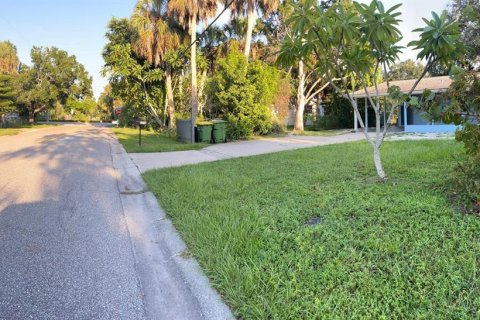 House in Sarasota, Florida 3 bedrooms, 127.37 sq.m. № 1912114 - photo 7