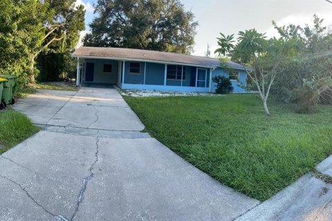 House in Sarasota, Florida 3 bedrooms, 127.37 sq.m. № 1912114 - photo 1