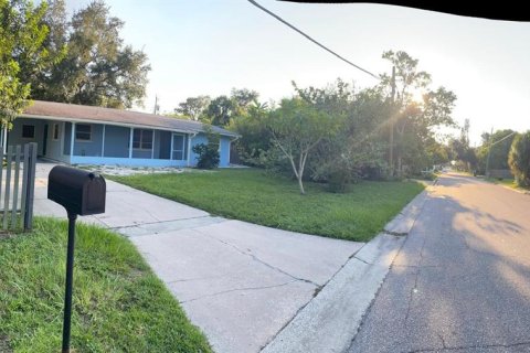 House in Sarasota, Florida 3 bedrooms, 127.37 sq.m. № 1912114 - photo 5