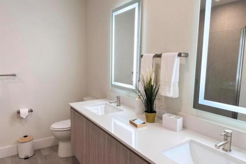 Townhouse in Clermont, Florida 4 bedrooms, 171.4 sq.m. № 2143159 - photo 6