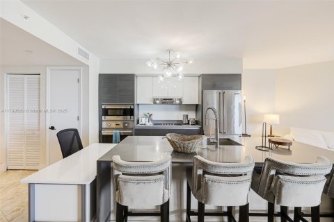 Condo in Bay Harbor Islands, Florida, 2 bedrooms  № 1697732 - photo 17