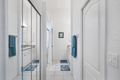 Купить кондоминиум в Венеция, Флорида 10 комнат, 128.48м2, № 1899018 - фото 17