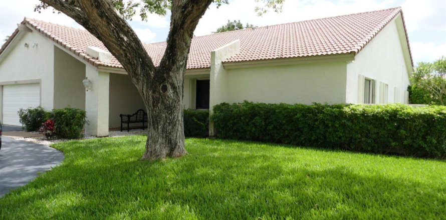 Casa en Plantation, Florida 4 dormitorios, 225.94 m2 № 2087250