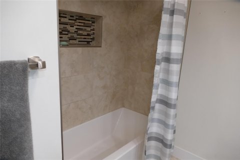 Casa en alquiler en Plantation, Florida, 4 dormitorios, 225.94 m2 № 2087250 - foto 16