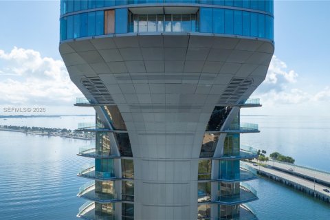 Condominio en venta en Miami, Florida, 4 dormitorios, 255.67 m2 № 2032148 - foto 5