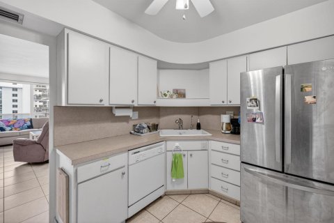 Condo in Fort Lauderdale, Florida, 1 bedroom № 2146319 - photo 23
