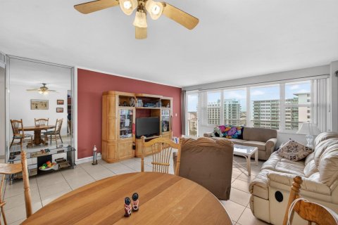 Condo in Fort Lauderdale, Florida, 1 bedroom № 2146319 - photo 6