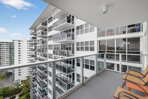 Condo in Fort Lauderdale, Florida, 1 bedroom № 2146319 - photo 18