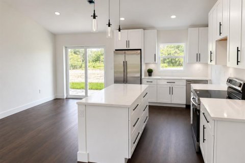 Casa en venta en Okeechobee, Florida, 3 dormitorios, 132.01 m2 № 2381031 - foto 2