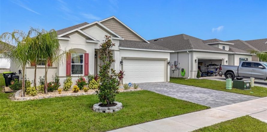 House in Groveland, Florida 3 bedrooms, 184.88 sq.m. № 1759714