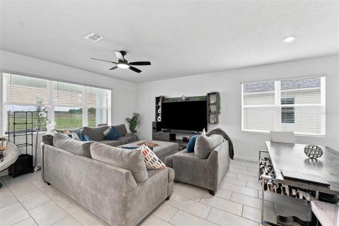 Villa ou maison à louer à Palm Bay, Floride: 5 chambres, 239.78 m2 № 2419245 - photo 3