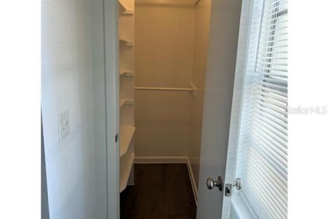 Villa ou maison à louer à Lakeland, Floride: 3 chambres, 182.55 m2 № 1820552 - photo 5