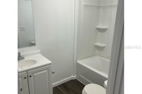 Villa ou maison à louer à Lakeland, Floride: 3 chambres, 182.55 m2 № 1820552 - photo 4