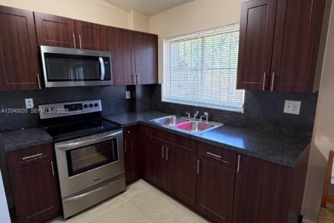 Adosado en alquiler en Homestead, Florida, 3 dormitorios, 132.57 m2 № 2086172 - foto 8