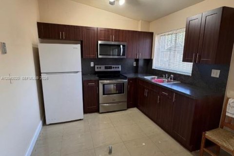 Adosado en alquiler en Homestead, Florida, 3 dormitorios, 132.57 m2 № 2086172 - foto 7