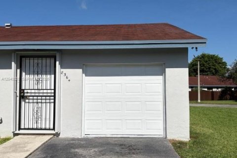 Adosado en alquiler en Homestead, Florida, 3 dormitorios, 132.57 m2 № 2086172 - foto 2